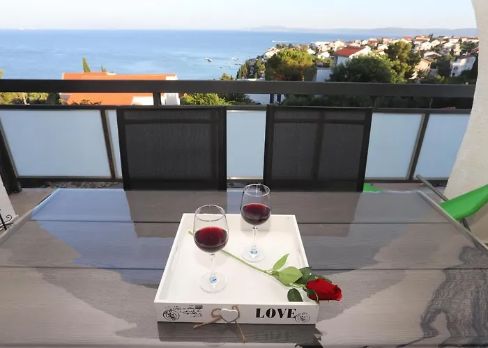 Apartment Relaxing Sea View, Okrug Gornji