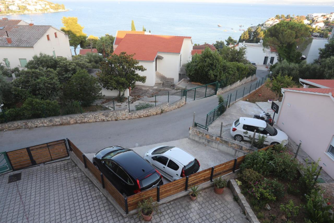 Apartment Relaxing Sea View, Okrug Gornji