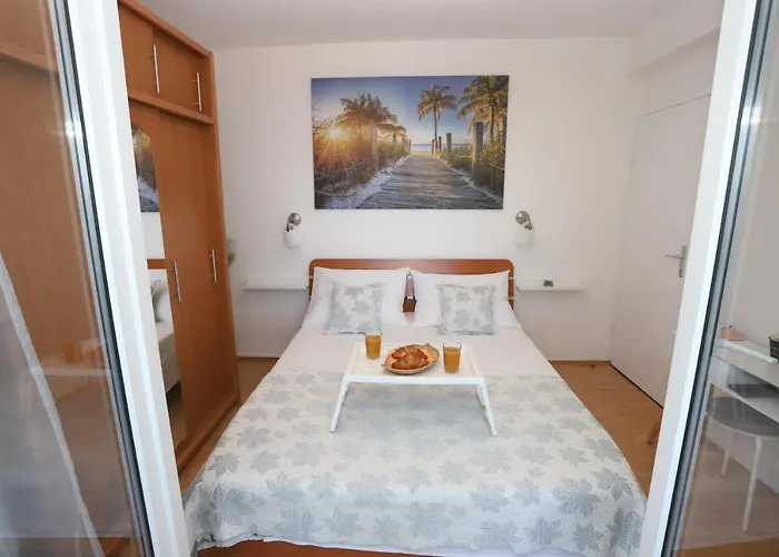 Apartment Relaxing Sea View, Okrug Gornji